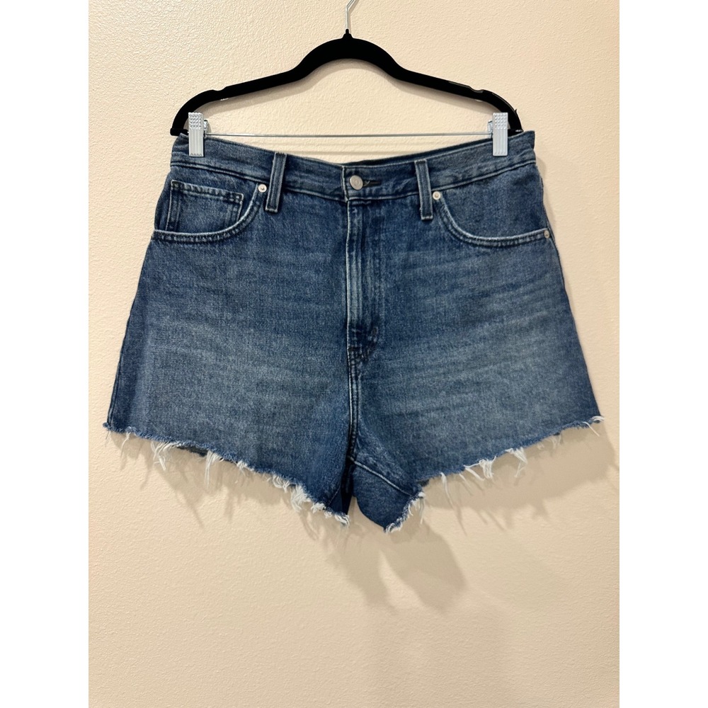 Levis Womens High Waisted Mom Shorts Medium Wash Raw Hem Blue Size 31w